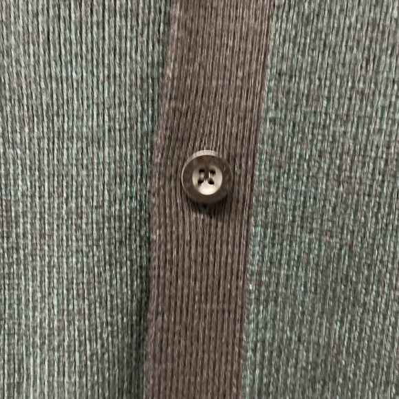 Tahari cardigan - Picture 7 of 7